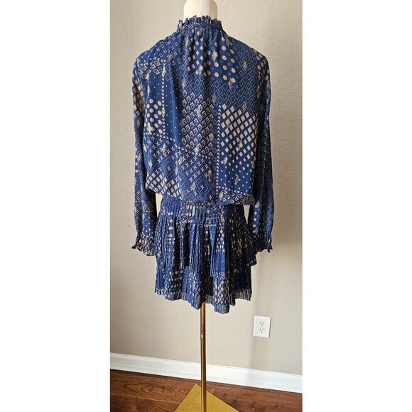 Three Pears Geometric Long Sleeve Smocked Drop Waist Mini‎ Dress Blue Womens M - Picture 5 of 8